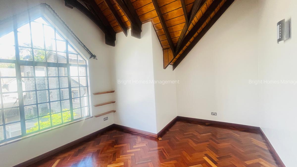 5 Bed Townhouse with En Suite in Lavington - 14