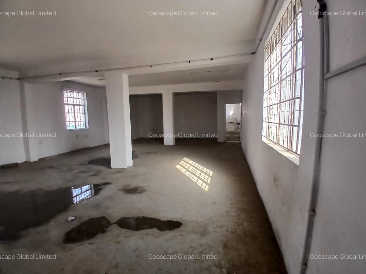 2,600 ft² Warehouse with Backup Generator in Industrial Area - 5