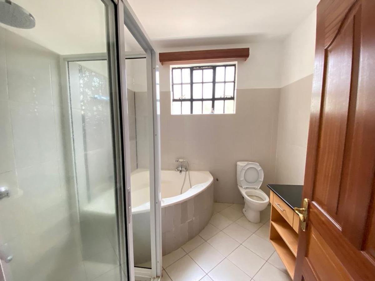 3 Bed Apartment with En Suite in Westlands Area - 13