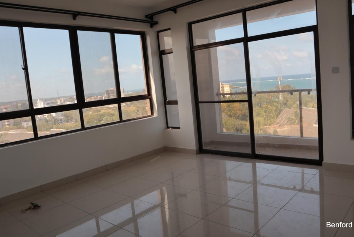 3 Bed Apartment with En Suite in Nyali Area - 10