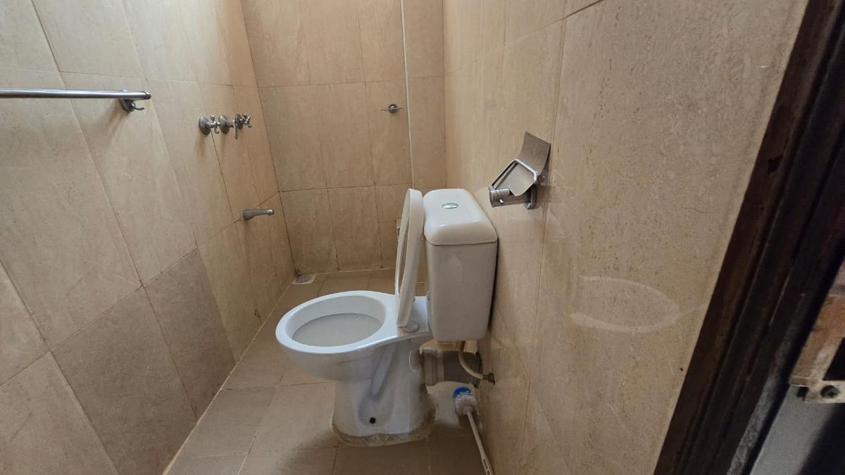 3 Bed Apartment with En Suite in Lavington - 8