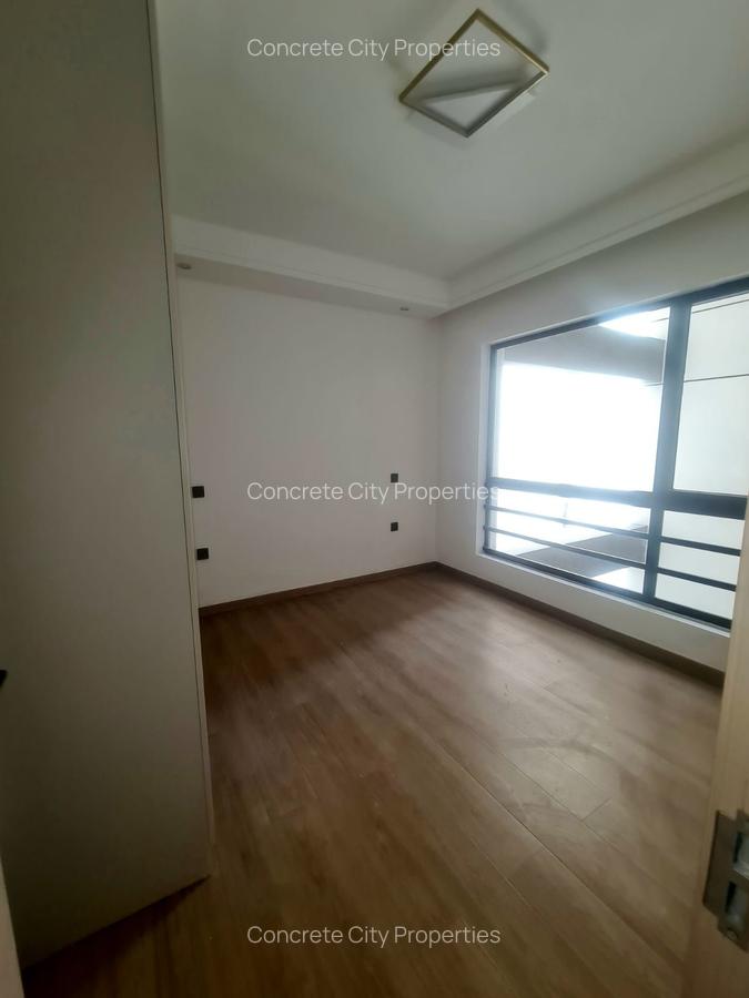 2 Bed Apartment with En Suite in Riverside - 14