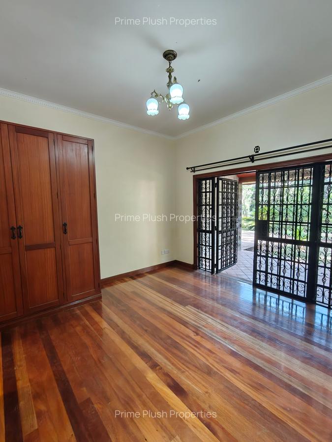 6 Bed House with En Suite in Karen - 12