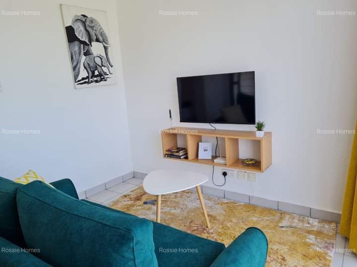 Serviced Studio Apartment with En Suite at Racecourse - 2