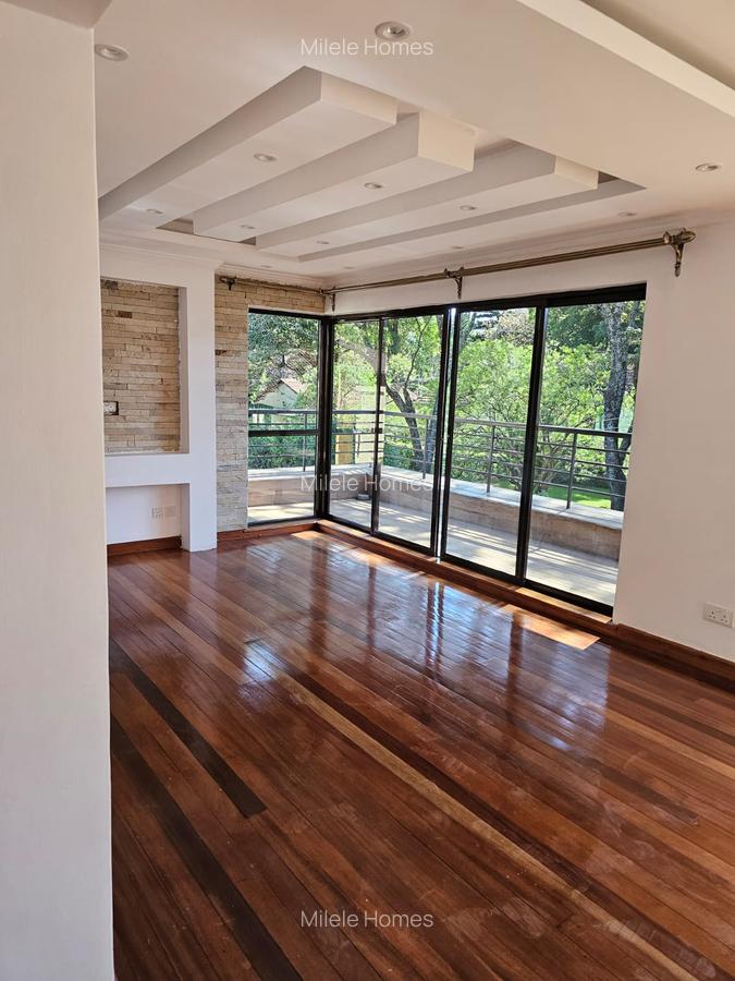 4 Bed Townhouse with En Suite in Lavington - 6