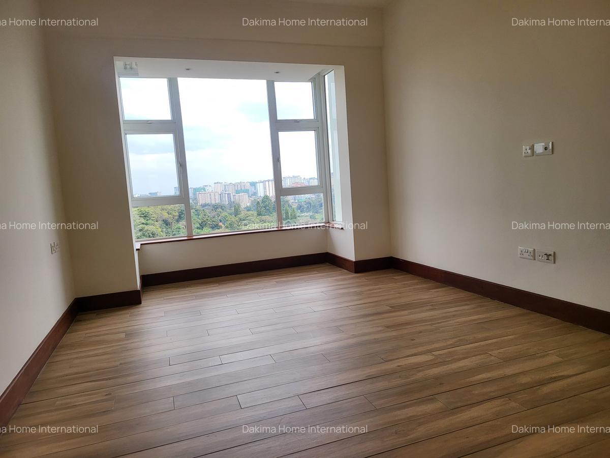 3 Bed Apartment with En Suite in Parklands - 9