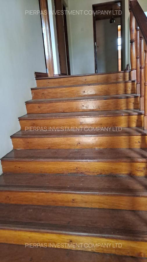 5 Bed Townhouse with En Suite in Runda - 4