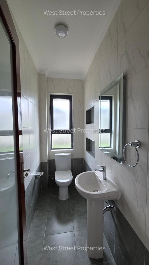 4 Bed Townhouse with En Suite at Arthiriver - 16