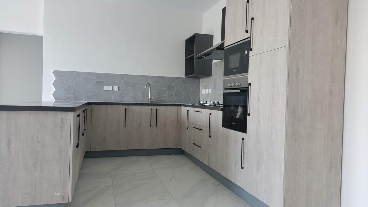 3 Bed Apartment with En Suite at Rhapta Rd - 15