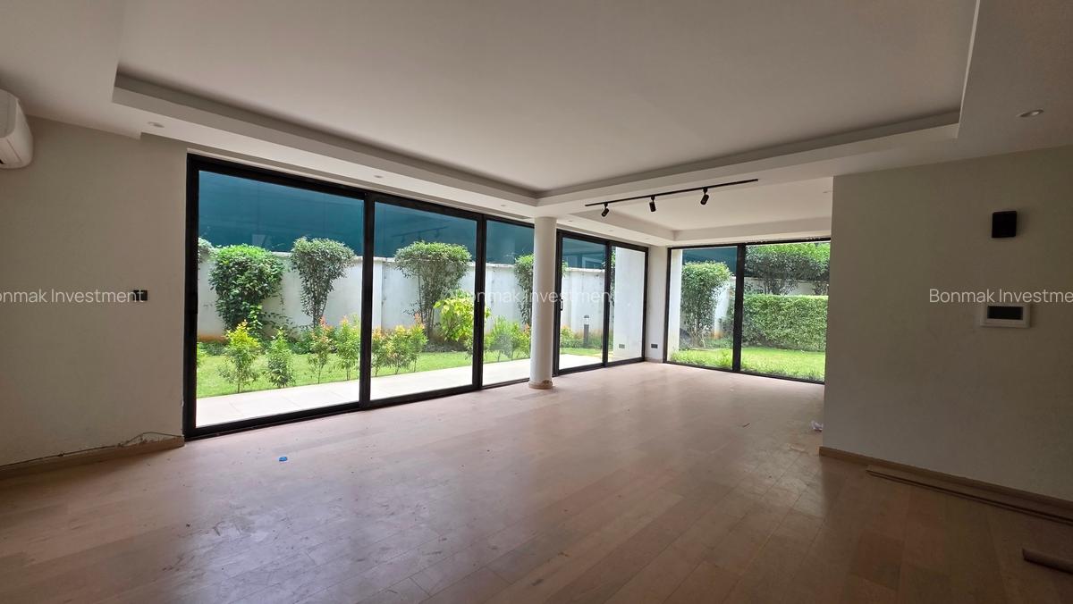 4 Bed Townhouse with En Suite at Lavington Green - 19