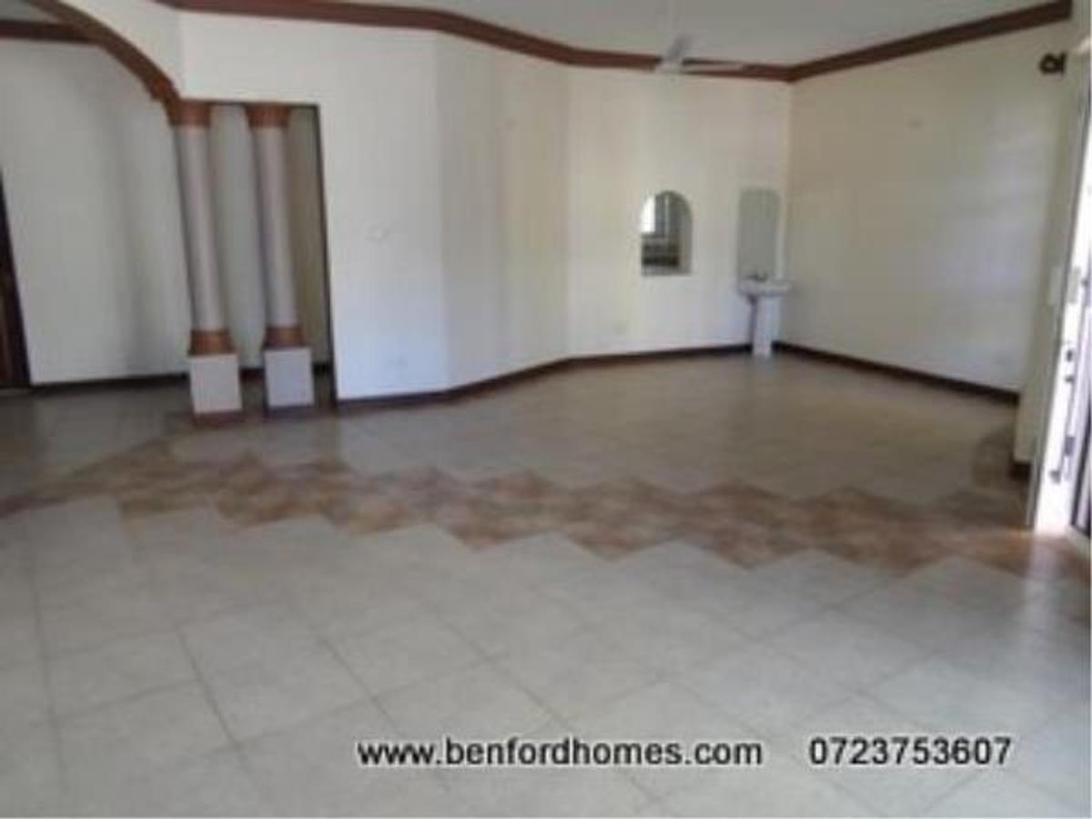 Furnished 3 Bed Apartment with En Suite at Area - 2