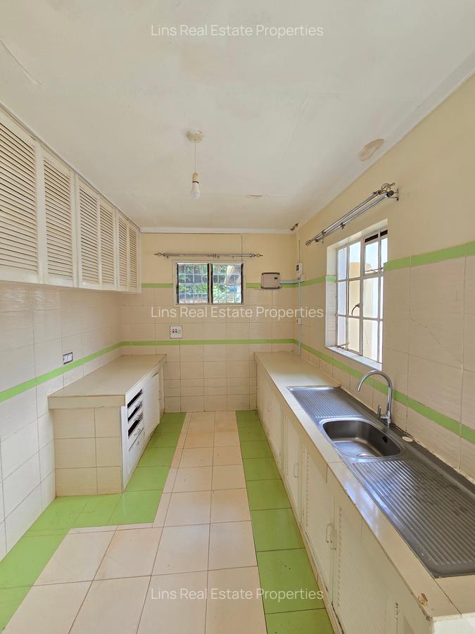 4 Bed House with En Suite in Loresho - 5