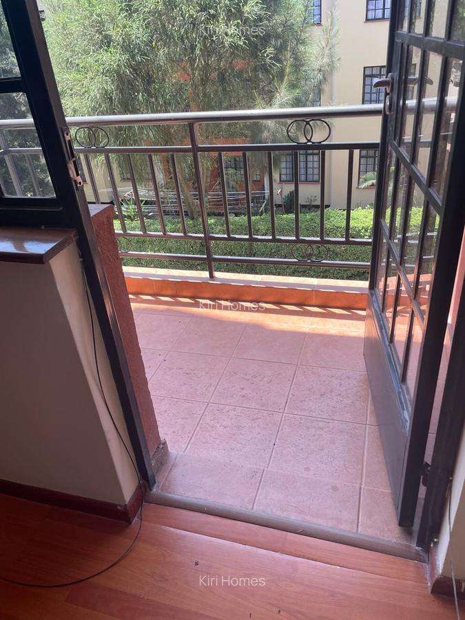 2 Bed Apartment with En Suite in Ridgeways - 6