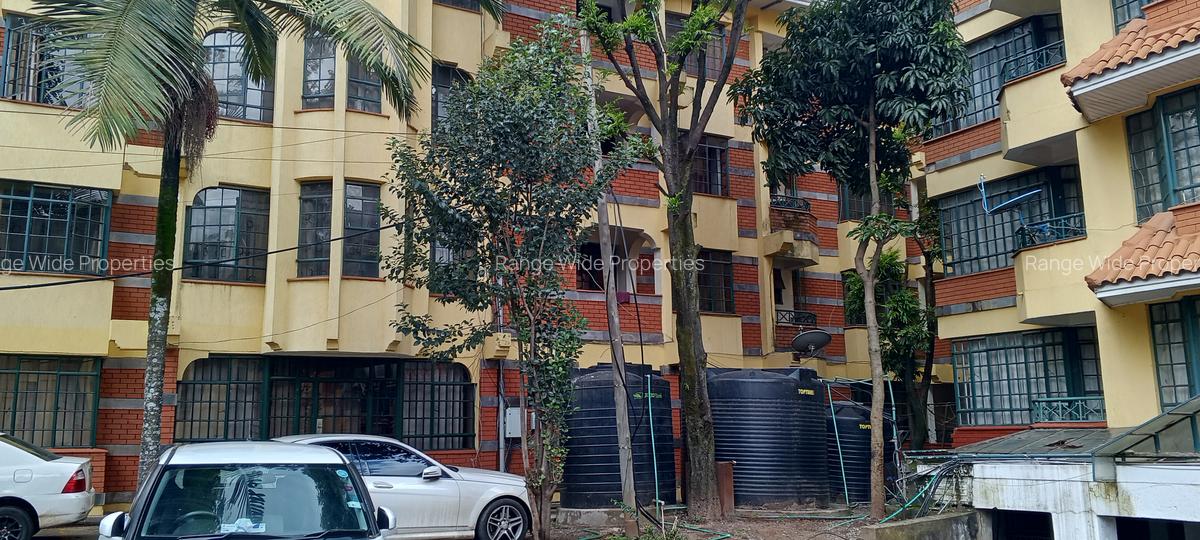 3 Bed Apartment with En Suite in Lavington - 1