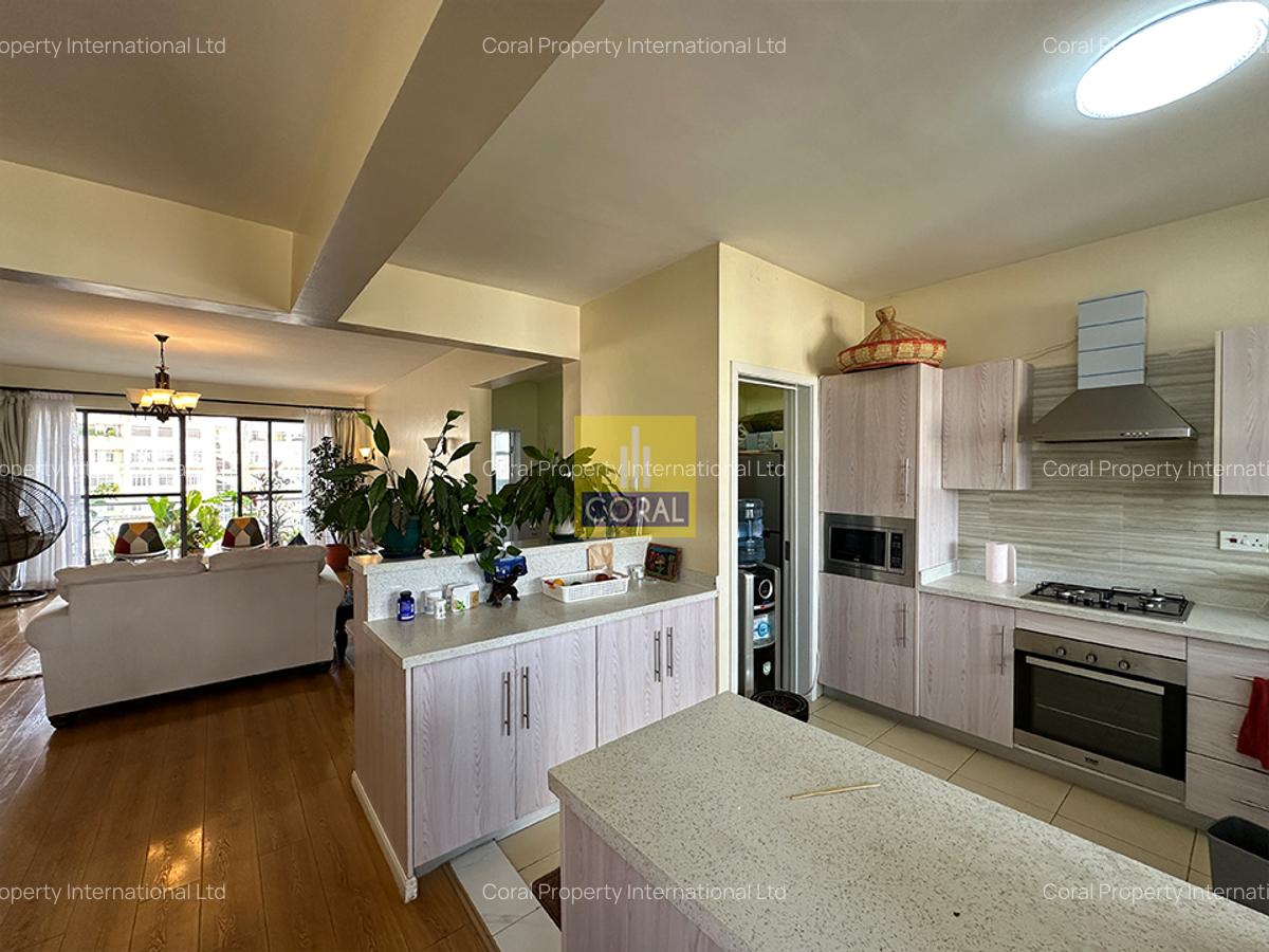 3 Bed Apartment in Brookside - 4