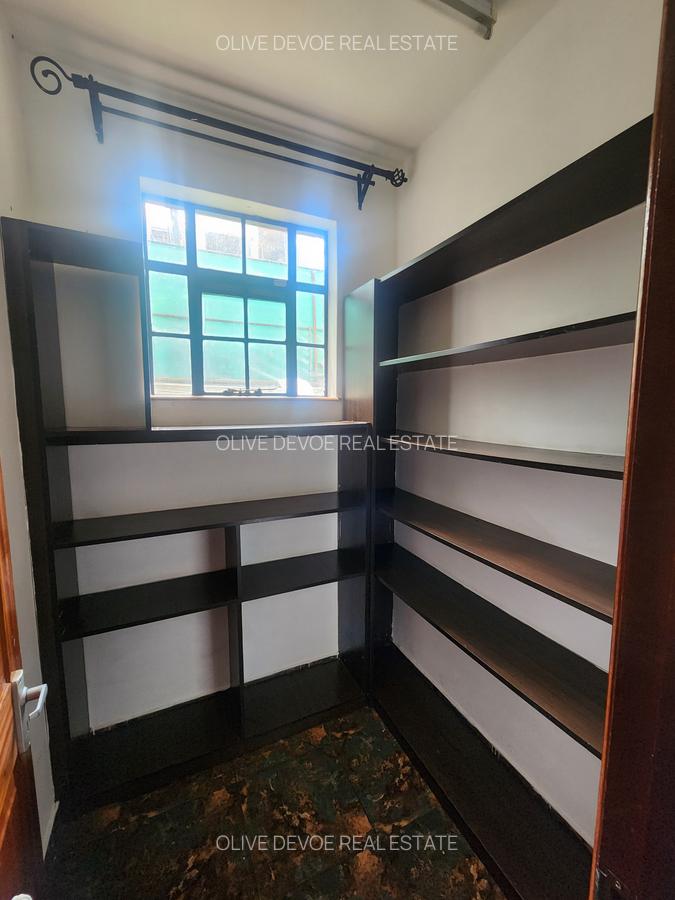 4 Bed Townhouse with En Suite in Lavington - 16