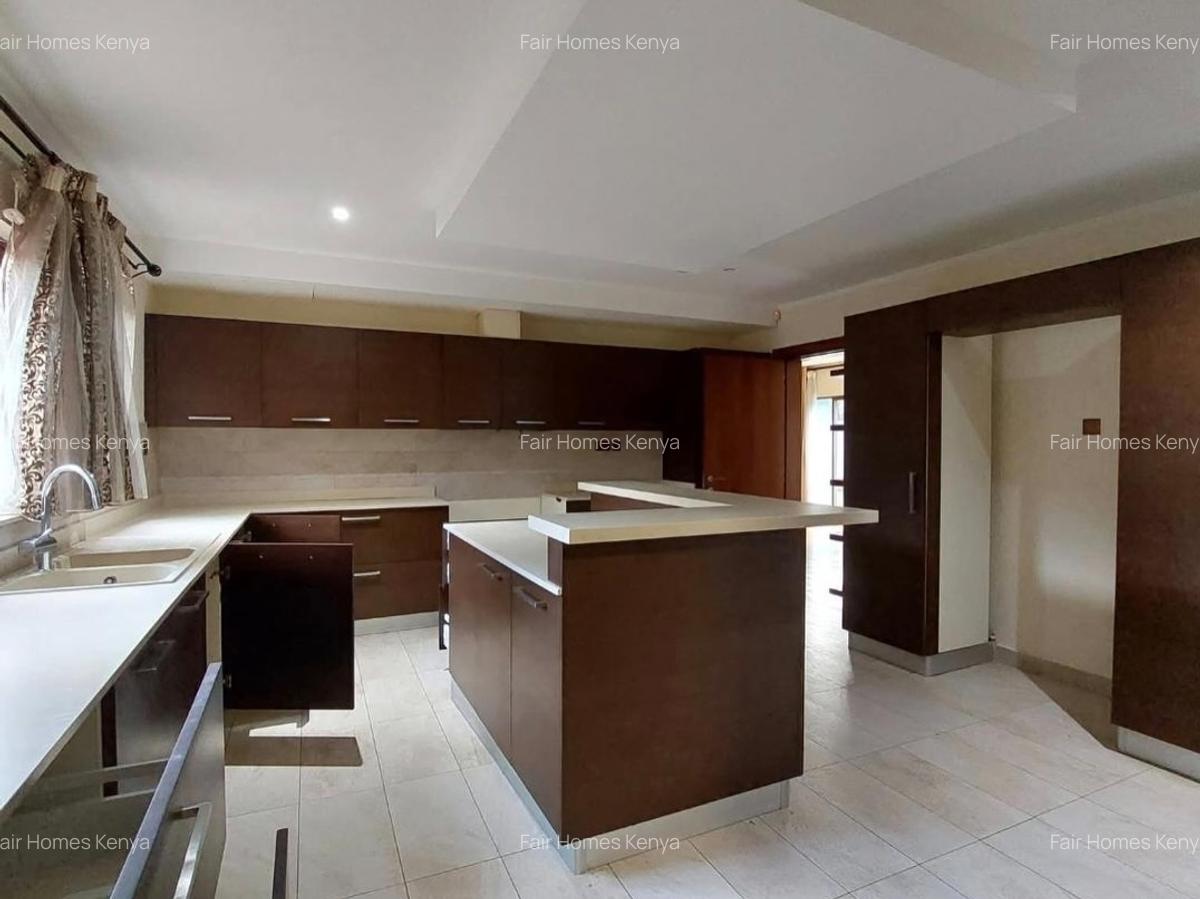 5 Bed Townhouse with En Suite at Convent Drive - 3