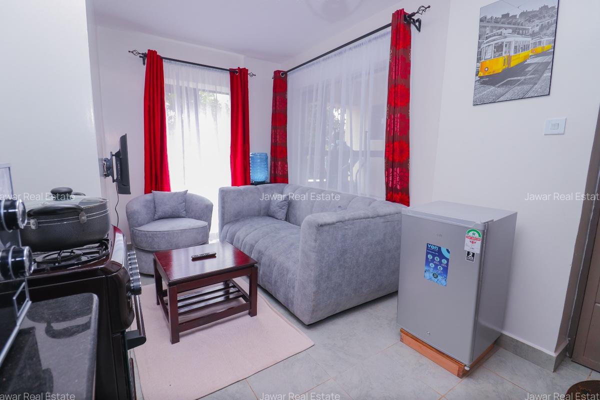 Serviced Studio Apartment with En Suite at Thindigua - 7