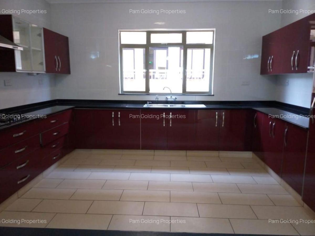 3 Bed Apartment with En Suite in Kilimani - 9