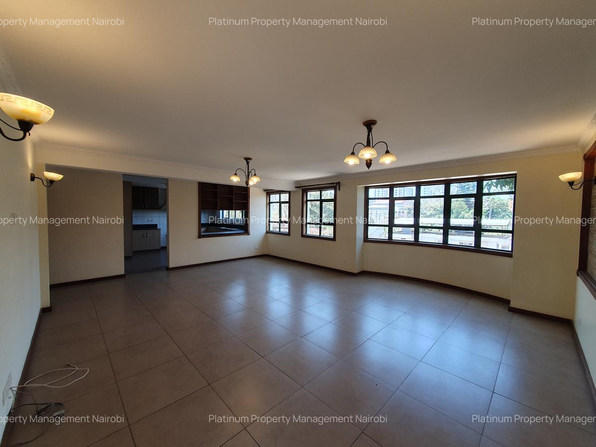 4 Bed Apartment with En Suite in Parklands - 2