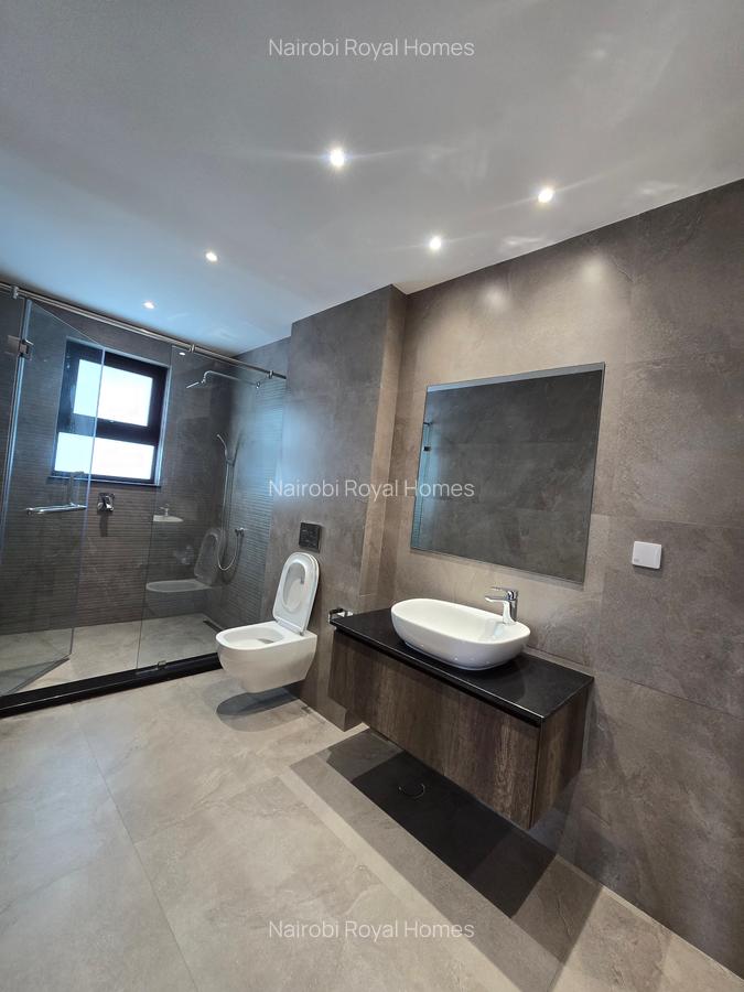 5 Bed Townhouse with En Suite at Kinanda Road - 5