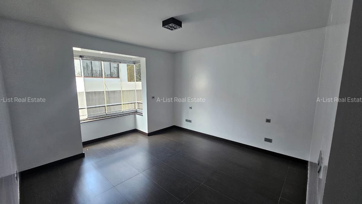 3 Bed Apartment with En Suite at Riverside Lane - 11