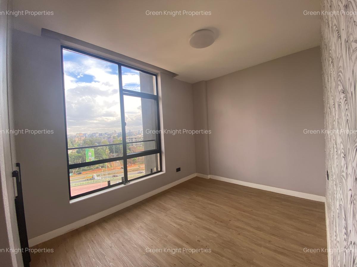 Serviced 3 Bed Apartment with En Suite in Brookside - 5