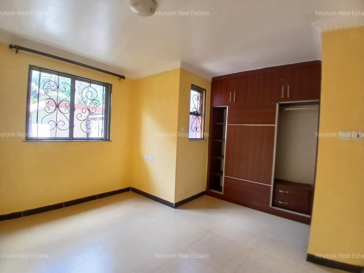 5 Bed Townhouse with En Suite at Lavington Green - 12