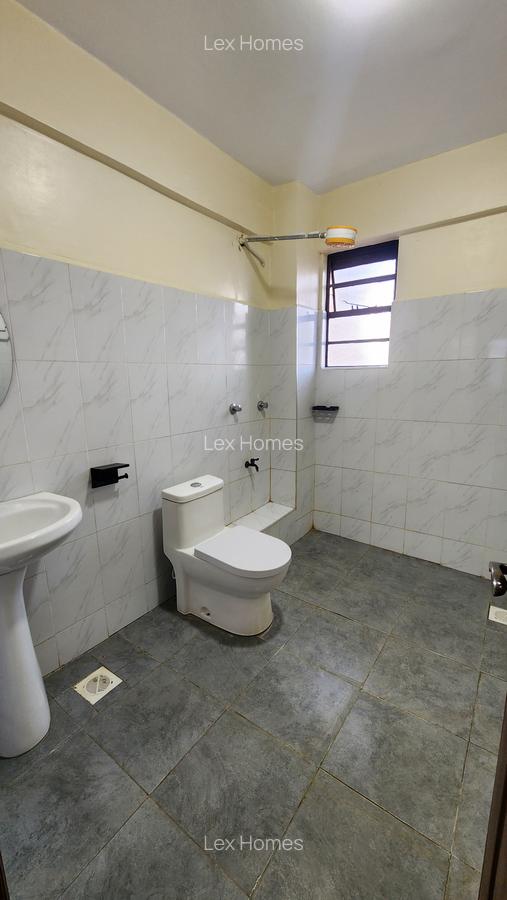 2 Bed Apartment with En Suite at Laiser - 14