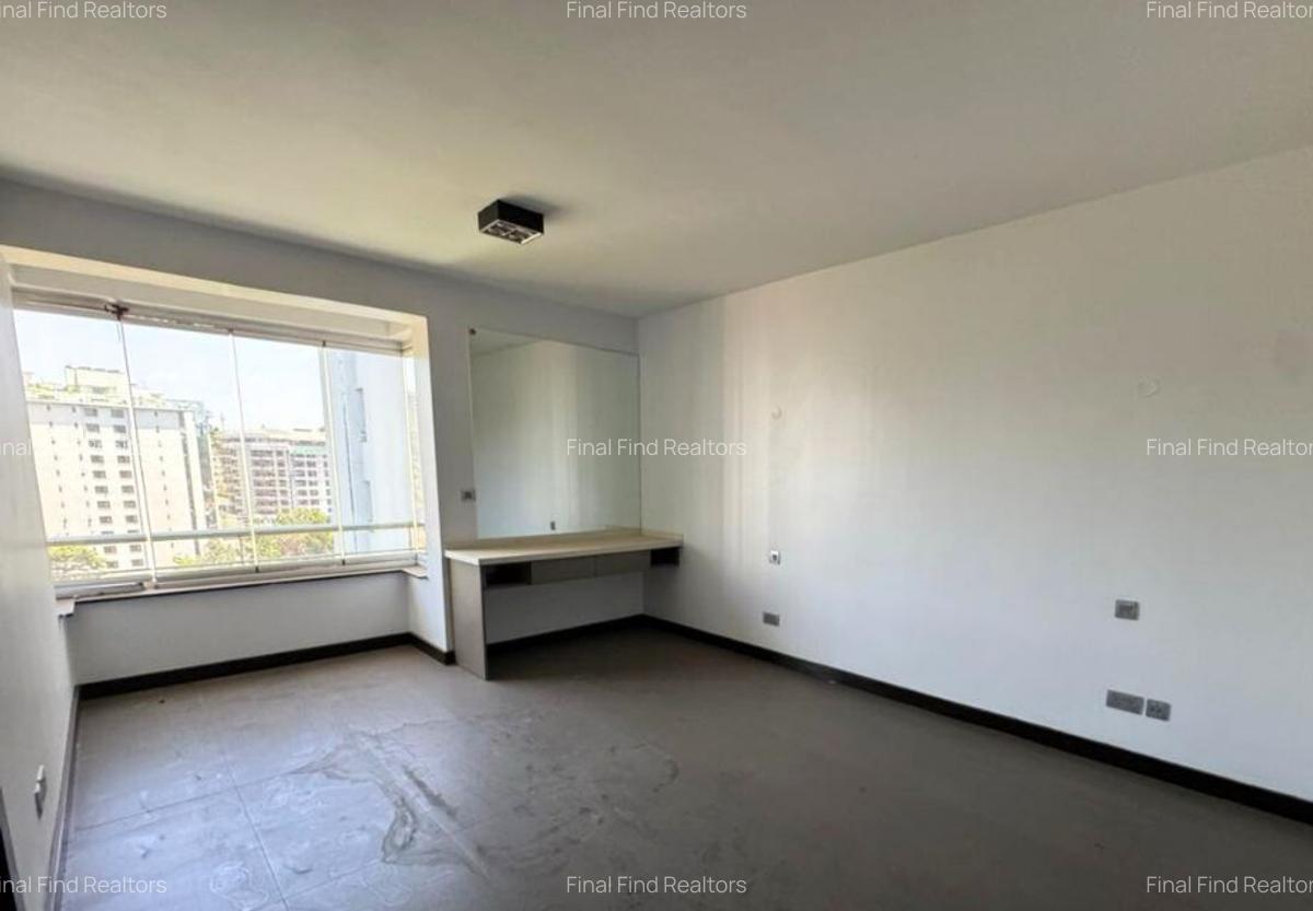 3 Bed Apartment with En Suite in Riverside - 13