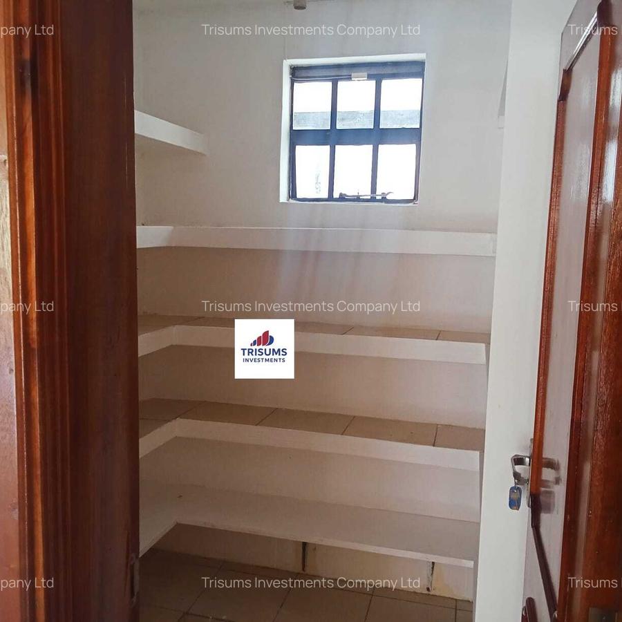 4 Bed Apartment with En Suite at Rhapta Road - 8