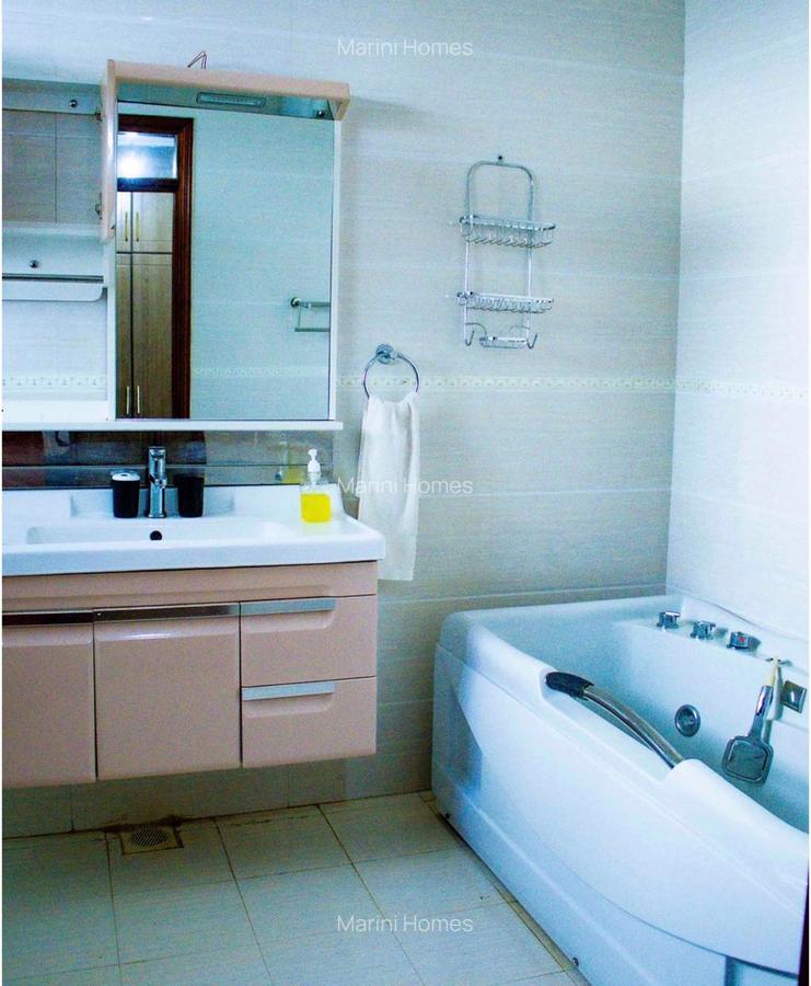 Serviced 3 Bed Apartment with En Suite in Westlands Area - 11