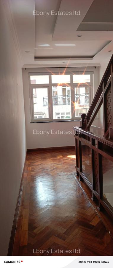 5 Bed Townhouse with En Suite in Lavington - 16