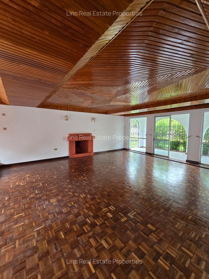 5 Bed House with En Suite in Runda - 10
