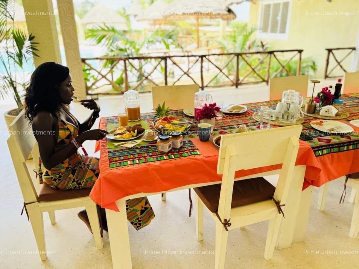 8 Bed House with En Suite in Watamu - 14