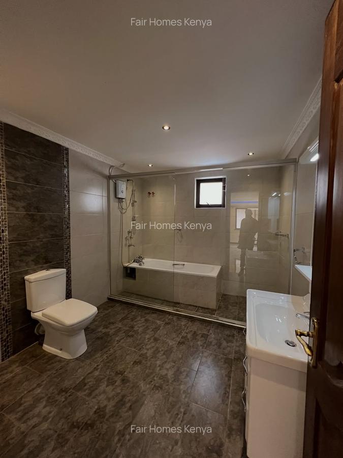 5 Bed Townhouse with En Suite at Muthangari Drive - 11