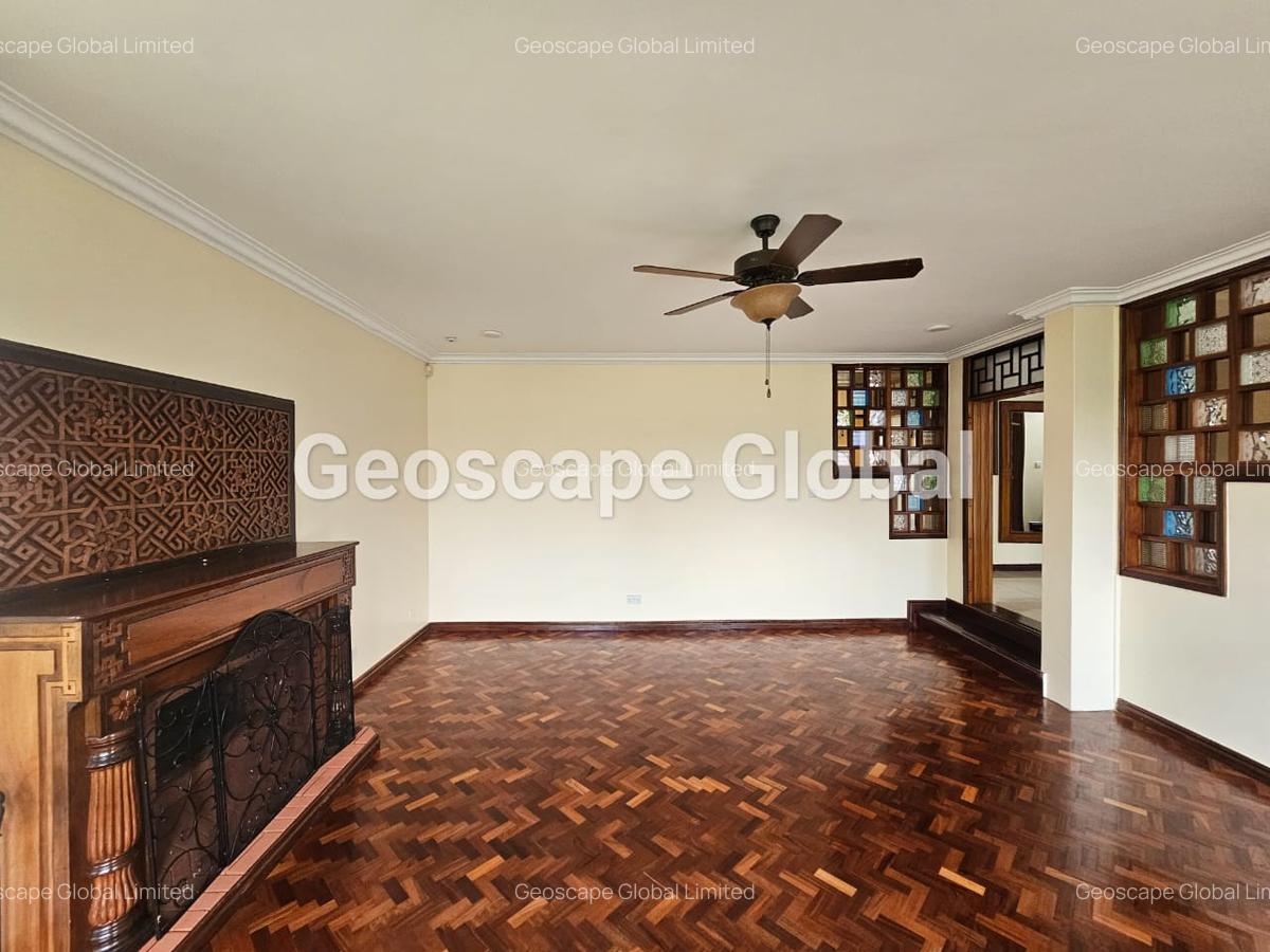 5 Bed House with En Suite in Runda - 9