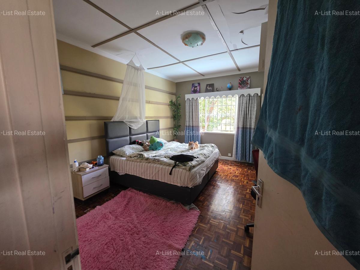 5 Bed Townhouse with En Suite at Lavington - 15