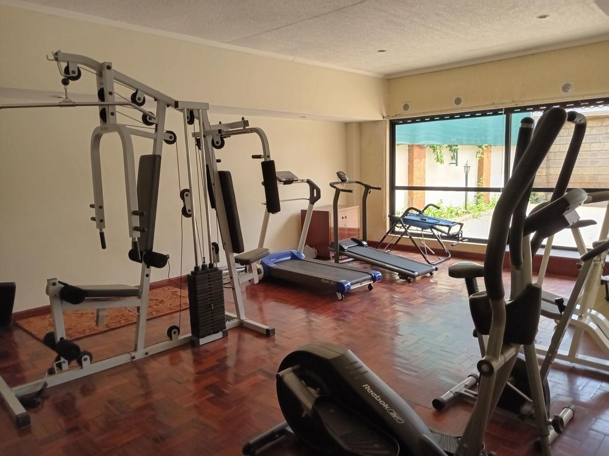 4 Bed House with En Suite in Lavington - 13