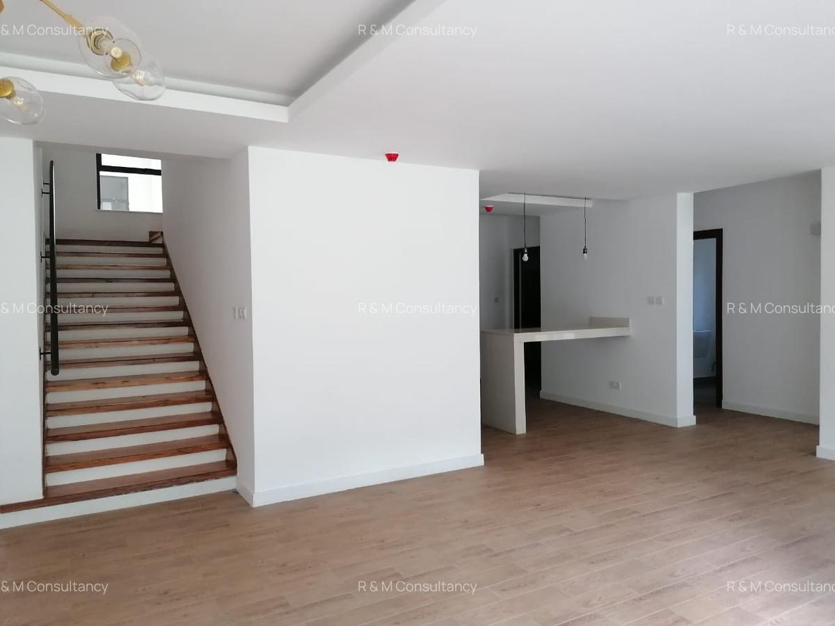 4 Bed Villa with En Suite at Two Rivers Mall - 10