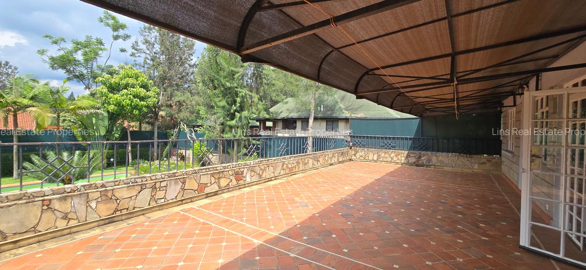 4 Bed House with En Suite in Runda - 16