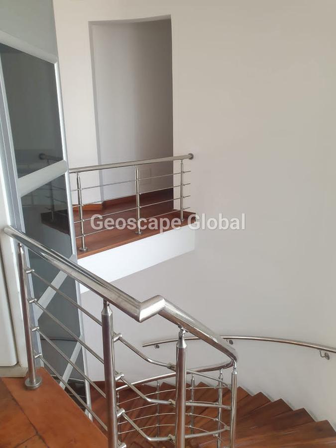 4 Bed House with En Suite in Westlands Area - 9
