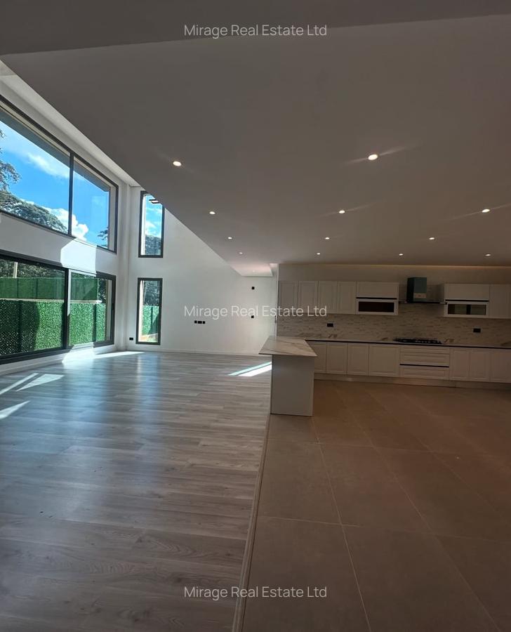 5 Bed Villa with En Suite in Lavington - 3