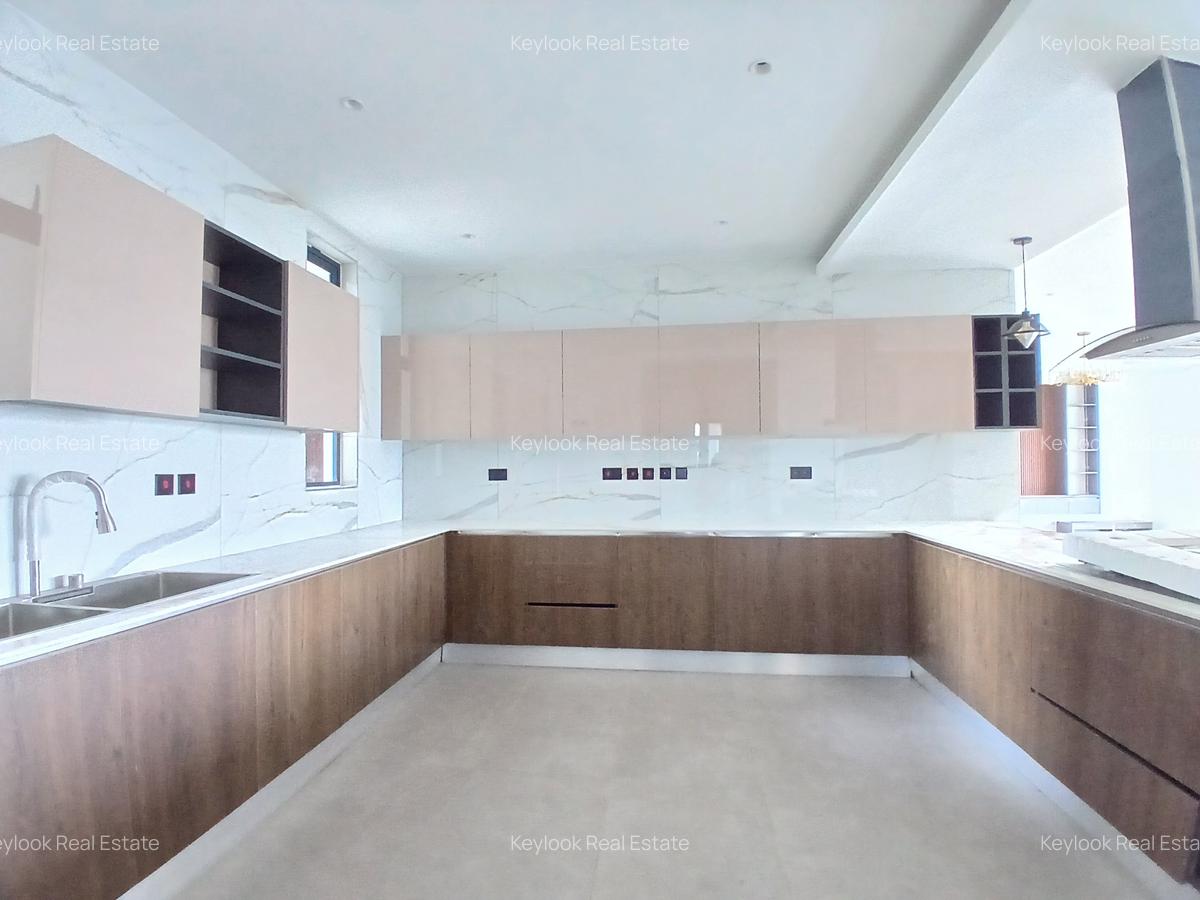 3 Bed Apartment with En Suite at Riverside Drive - 15