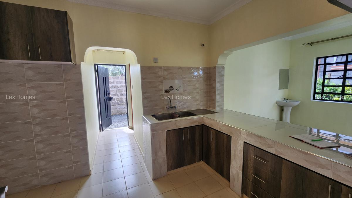 3 Bed House with En Suite at Rimpa - 10