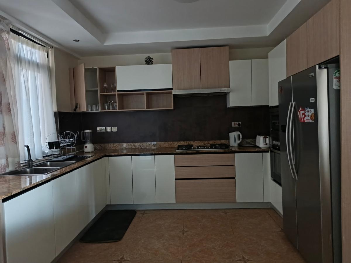 Furnished 3 Bed Apartment with En Suite in Riverside - 1