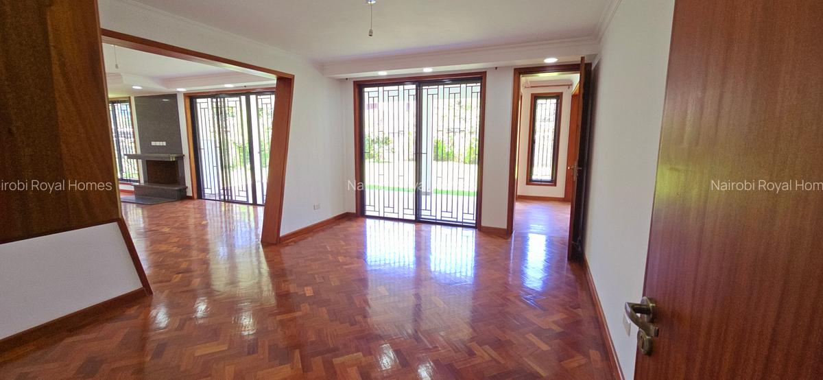 6 Bed Townhouse with En Suite at Apple Cross - 13