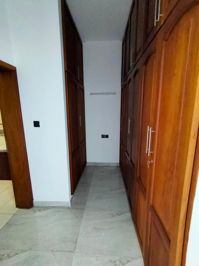 4 Bed Apartment with En Suite in Kizingo - 10