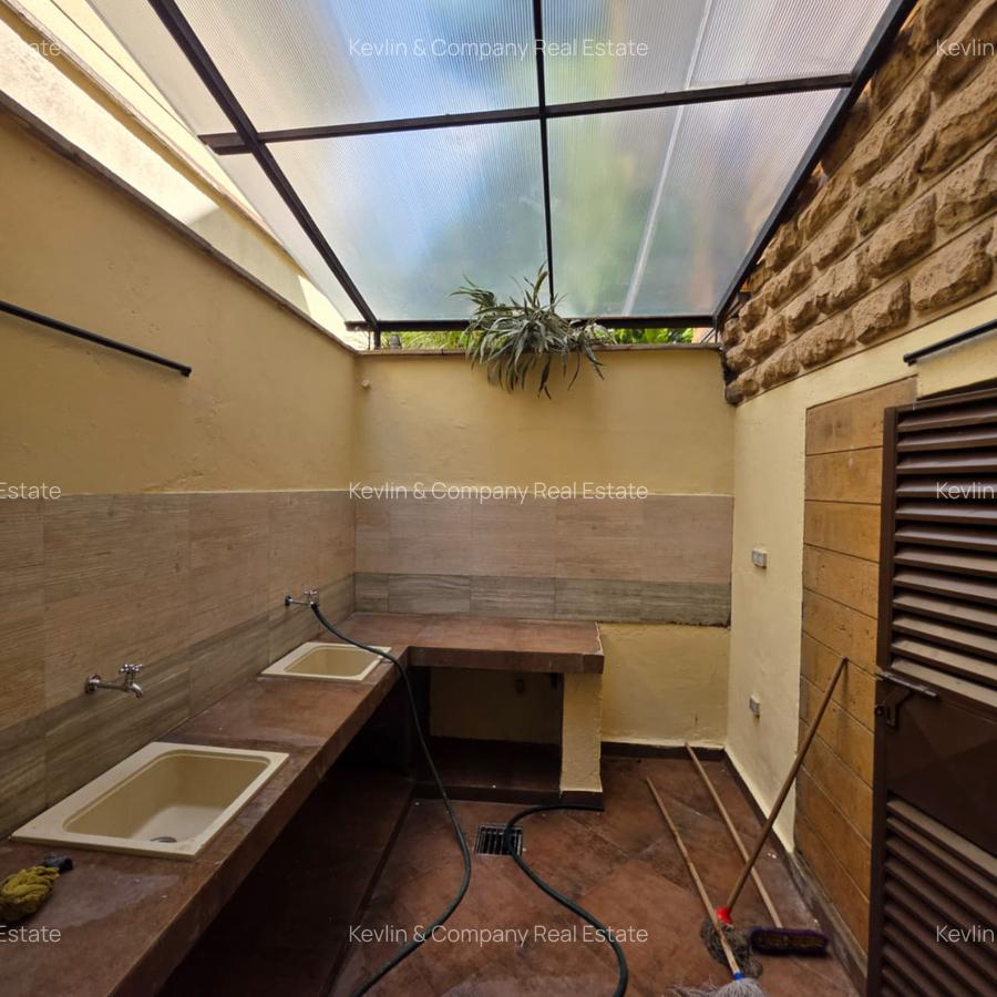 5 Bed Villa with En Suite in Lavington - 13