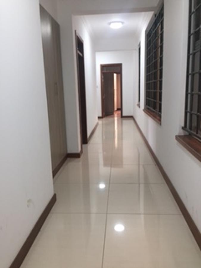 4 Bed Apartment with En Suite in General Mathenge - 3